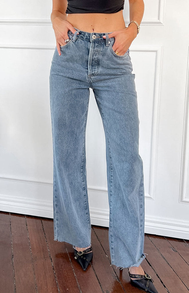 Essie Black Straight Leg Jeans – Beginning Boutique NZ
