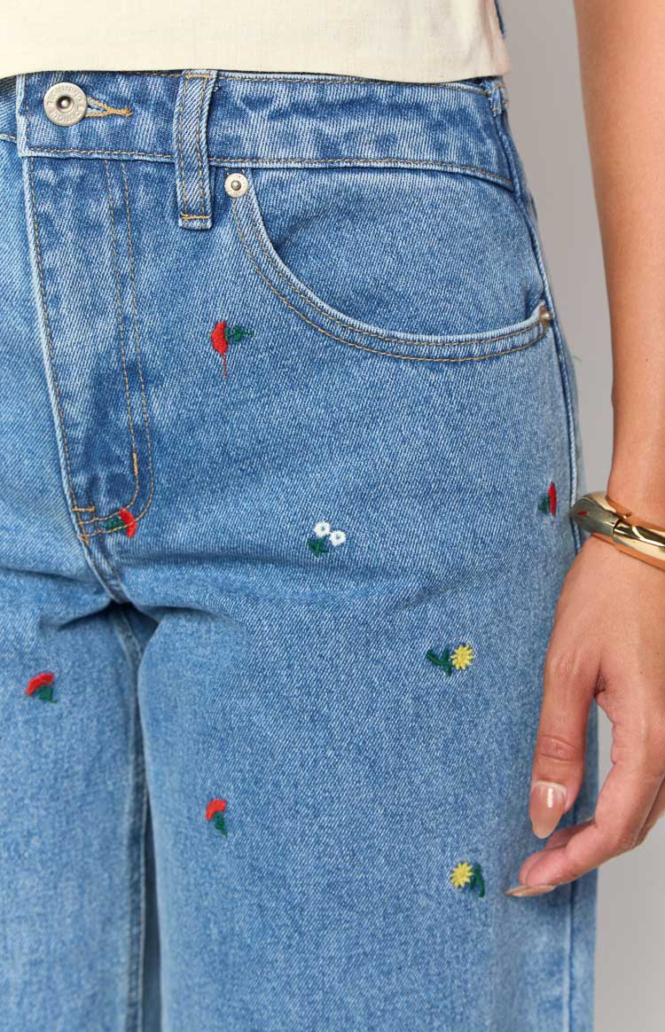 BB Exclusive Kansis Blue Embroidered Uneven Waist Jeans