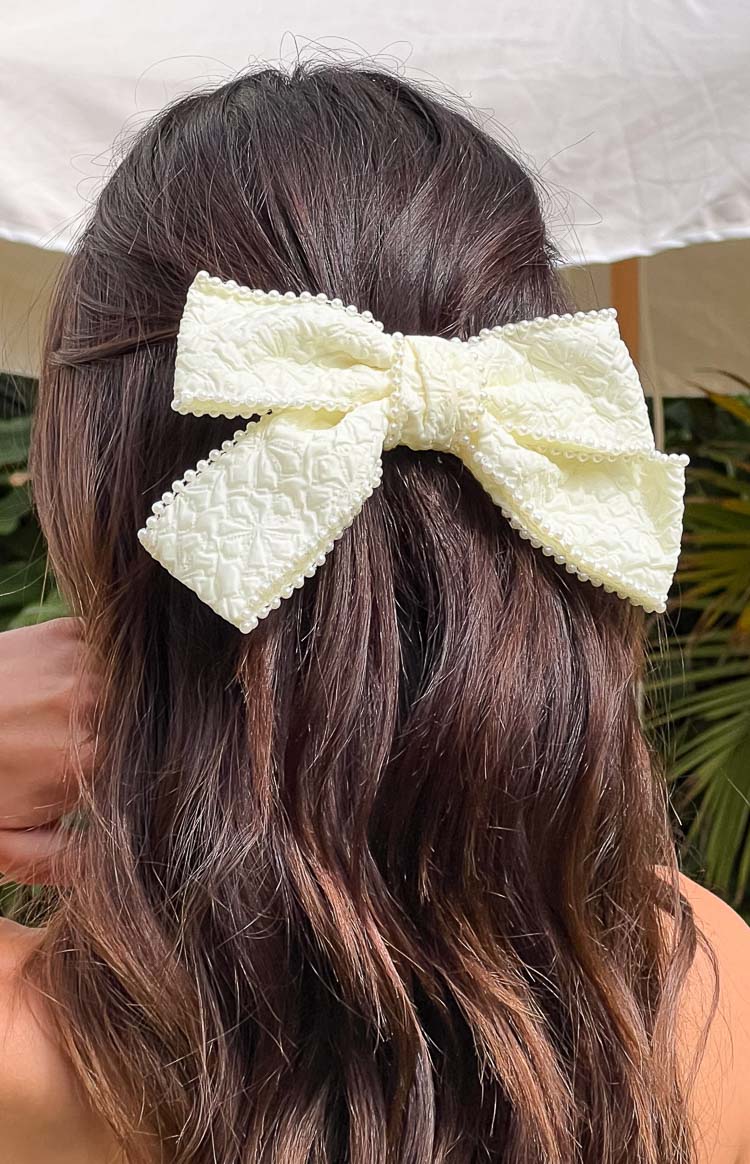 Penelope Cream Bow Hair Clip (FREE over $100) Image