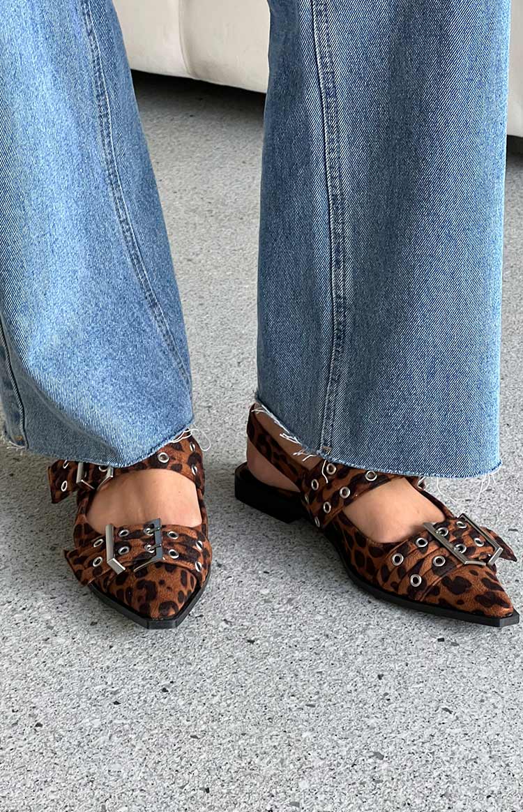 Leopard print pointed flats online